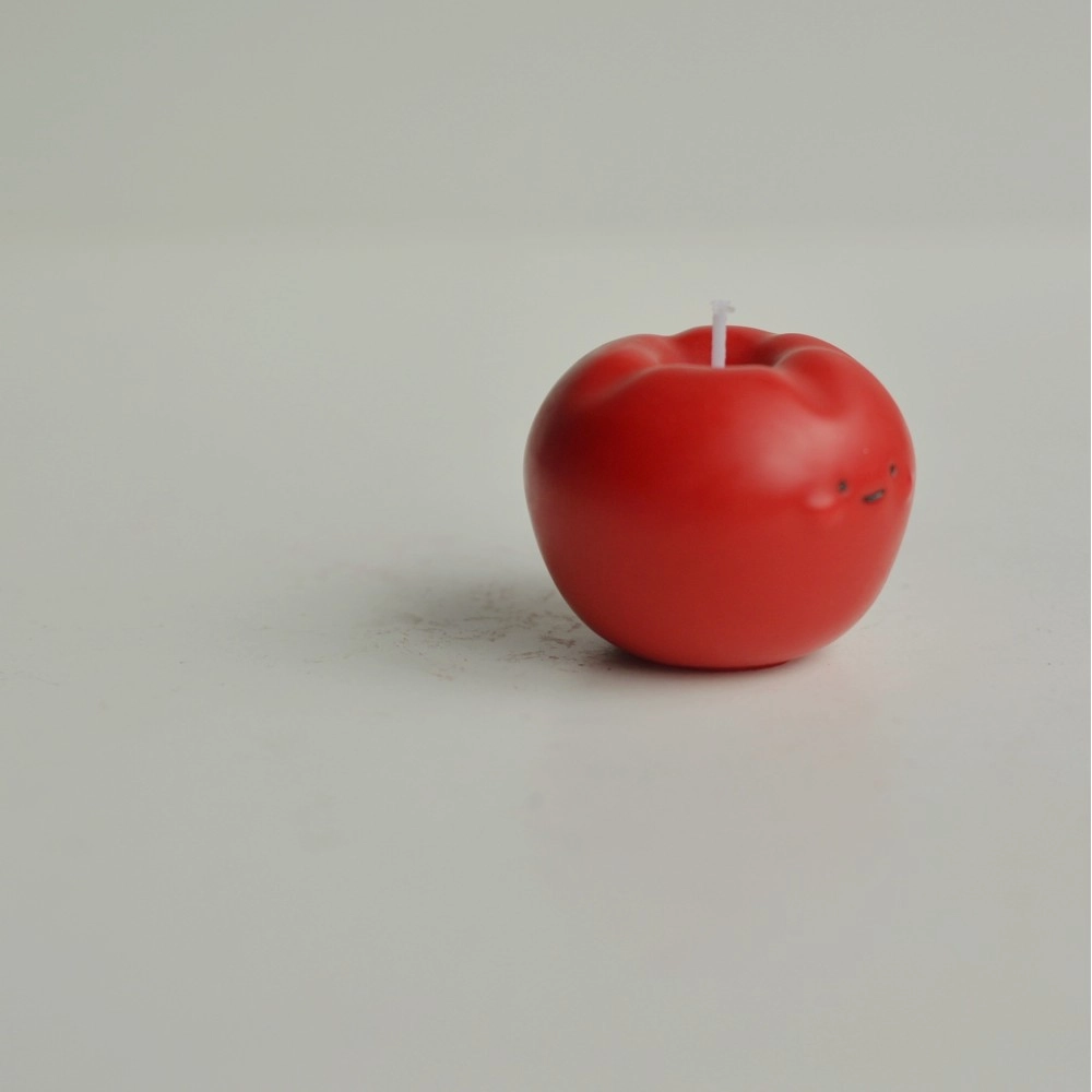 Apple scented candle fruit simulation cute shape red candle Apple scented candle fruit simulation cute shape red candle